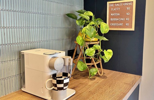 Ocean Grove Cottage | The Salty Grove - A Retro Coastal Cottage