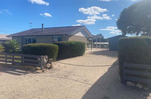 Melville House | The Salty Seabreeze- Dog friendly! Off Peak Special!