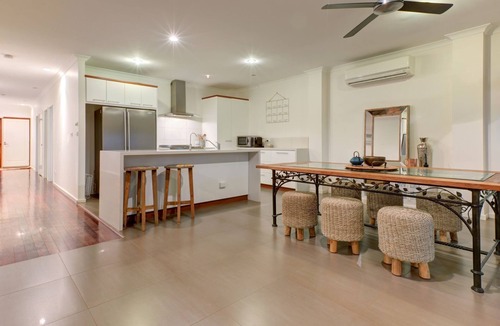 Exmouth House | The Sanctuary - The house with everything. Swimming pool, free Wifi and a Jetty!