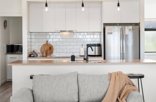 Middleton House | The Sandbar Stay - Seaside Escape w/Modern Comfort