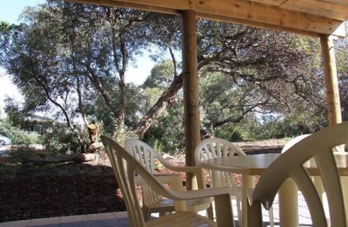 Marion Bay House | 'The Sands' - spacious holiday home for large groups of family & friends.