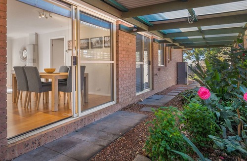 Moss Vale House | The Scotty House, 3-Bed With Garden near Shops
