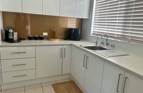 Semaphore Park Apartment | The Seaview at Semaphore Park Beachfront - Unwind at this peaceful getaway.