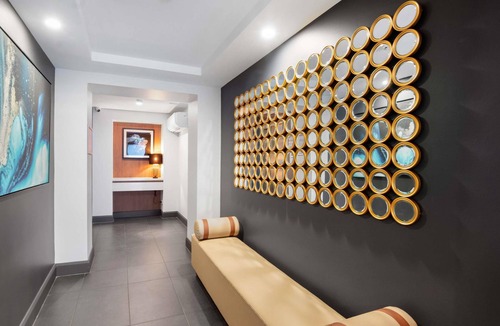 Pyrmont Hotel | The Sebel Darling Harbour The Pinnacle