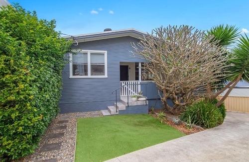 Port Macquarie House | The Shack 16 Windmill Street Port Macquarie