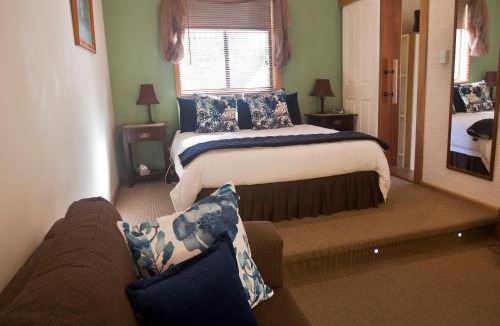 New Norfolk Cabin | The Shingles Riverside Cottages
