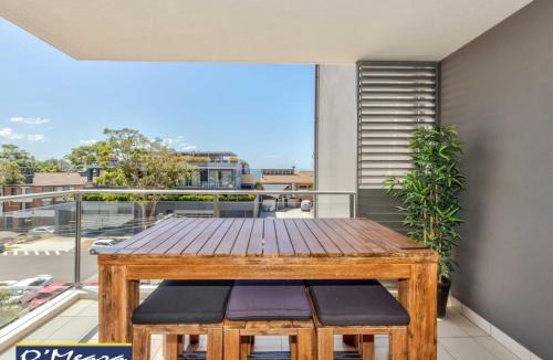 Shoal Bay Apartment | The Shoal 303 Air Conditioning WI-FI Netflix Views Linen and Lift