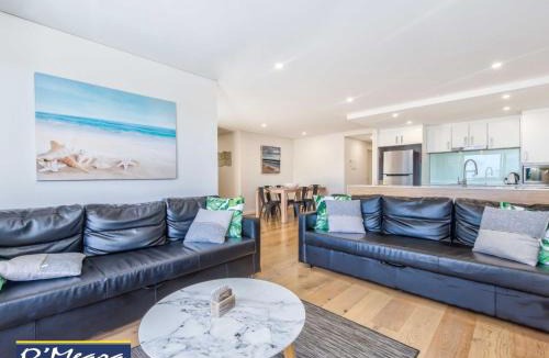 Shoal Bay Apartment | The Shoal 303 Air Conditioning WI-FI Netflix Views Linen and Lift