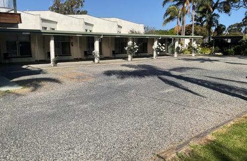Mallacoota Hotel | The Silver Bream Motel & Self Contained Units