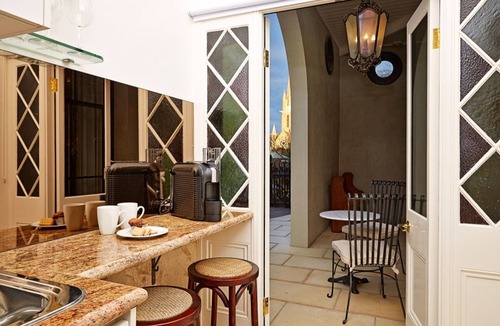 Bendigo Apartment | The Suites, Villa Belgravia - Suite 2 - luxury self-contained in central Bendigo