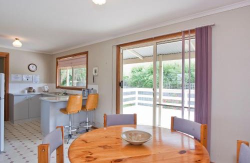 Torquay House | The Sundowner Cottage - Central Torquay
