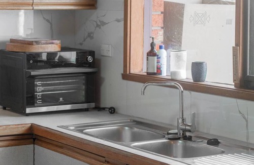 Narre Warren House | The Timber Loft |Cozy 1BR Hideaway in Narre Warren