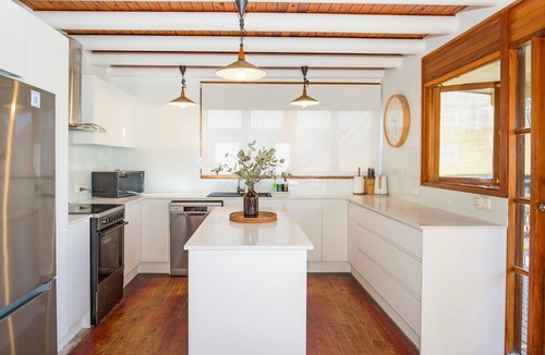 Culburra Beach House | The Treehouse - Pet Friendly - 2 Mins Walk to Beach