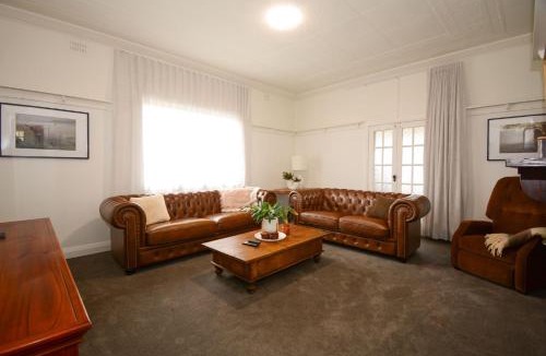 Uralla House | The Uralla Guest House