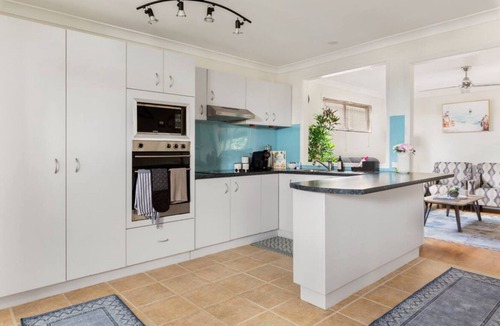 Wentworthville Villa | The Urban Cozy Cottage - Vinoth Puvichandran