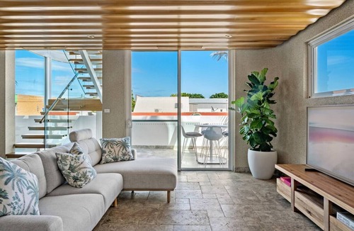 Wickham House | The Urban Resort A Mediterranean style Group Haven