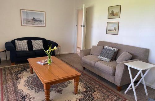 Farrell Flat House | The Vale Farmhouse Rural Setting