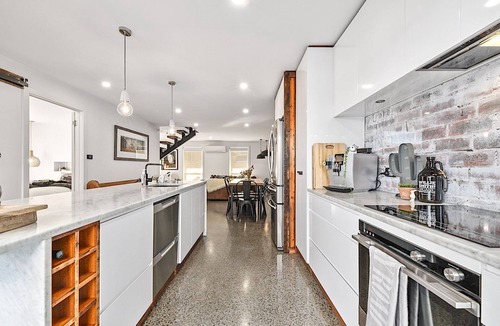 Launceston CBD House | The Very Trendy Black House