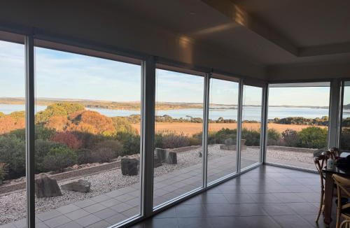 Muston House | The View at Kurrara, American River