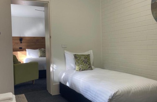 Warburton Hotel | The Warby