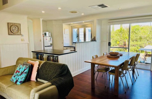 Waterhouse House | The WardRobe - WIFI- Pet Friendly Outside