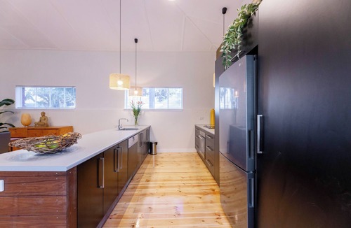 Fitzroy North House | The Warehaus | Spacey, Cool & Comfy