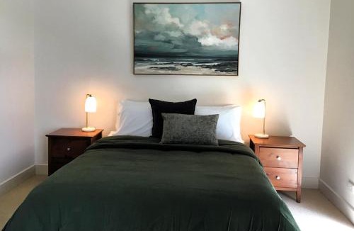 Geelong Apartment | THE WATERFRONT APARTMENTS 1 Bedroom Executive Apartment with Courtyard Views located on the Geelong Waterfront - 4401