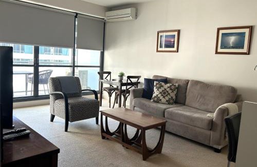 Geelong Apartment | THE WATERFRONT APARTMENTS 1 Bedroom Executive Apartment with Courtyard Views located on the Geelong Waterfront - 4401