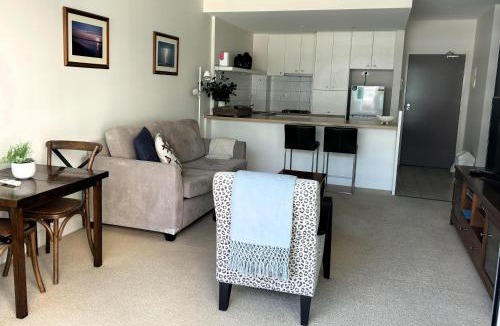Geelong Apartment | THE WATERFRONT APARTMENTS 1 Bedroom Executive Apartment with Courtyard Views located on the Geelong Waterfront - 4401