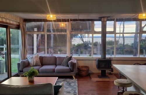 Loch Sport House | The waterfront retreat with direct access to Victoria Lake