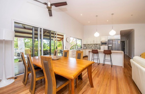Horseshoe Bay House | The Wave
