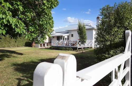 Penola House | THE WHITE HOUSE luxury villa embedded in history