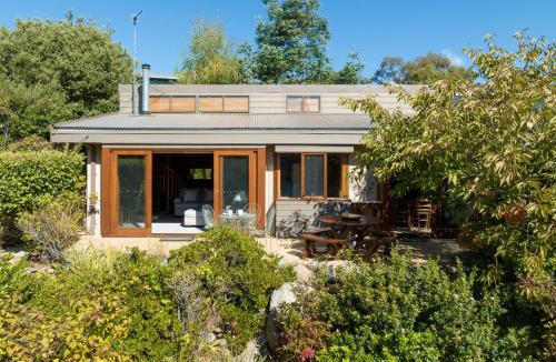Jindabyne Villa | The Wolery - Lakeside Jindabyne