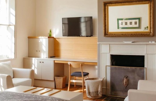 New Norfolk Hotel | The Woodbridge Waterfront Rooms