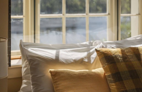New Norfolk Hotel | The Woodbridge Waterfront Rooms.