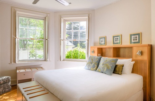 New Norfolk Hotel | The Woodbridge Waterfront Rooms.