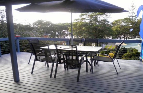 Lake Cathie House | The Yabby Shack.sit back, relax and unwind