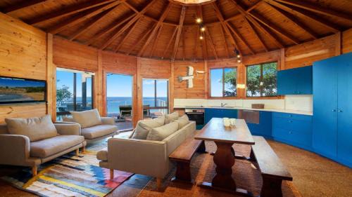 Killcare Heights House | 'The Yurt' by HolidayCo