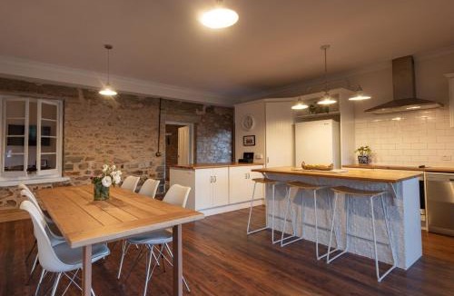 Upper Wakefield House | Thedell Cottage - A Boutique Heritage Escape