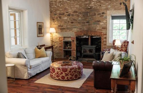Upper Wakefield House | Thedell Cottage - A Boutique Heritage Escape