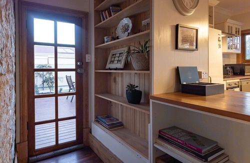 Upper Wakefield House | Thedell Cottage – Clare Valley Stone Cottage