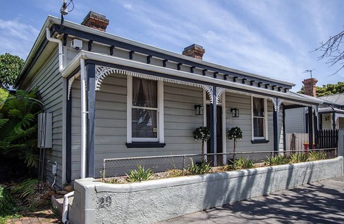 Invermay House | There was a Crooked House, close to Launceston CBD, UTAS University & Stadium, r