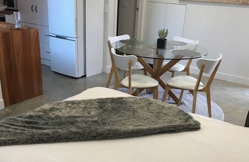 Torquay Apartment | This 1-bedroom Guest Suite is the ultimate weekend getaway