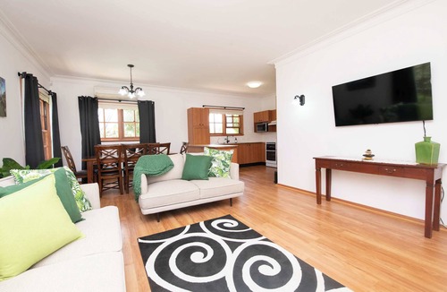 Canobolas House | Thornleigh Cottage - Countryside Escape