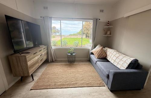 Dalrymple House | Three by the Sea-Stansbury