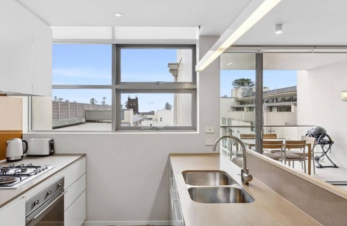 Manly Apartment | Tide in Manly, Located 1 Minute to Manly Wharf