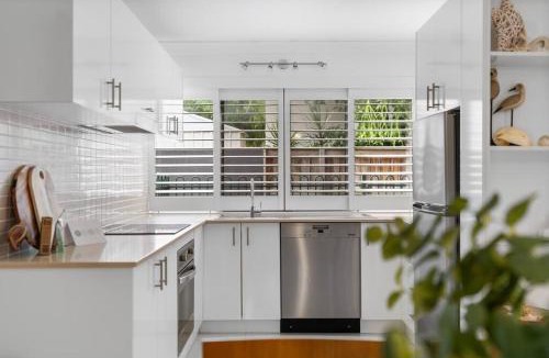 Noosa Heads Apartment | Tides on Noosa Pde - across from river walk to Noosa Main beach