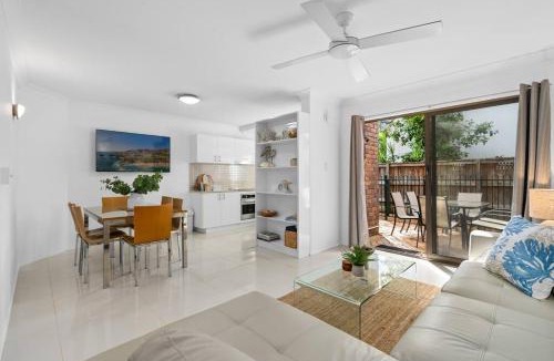 Noosa Heads Apartment | Tides on Noosa Pde - across from river walk to Noosa Main beach