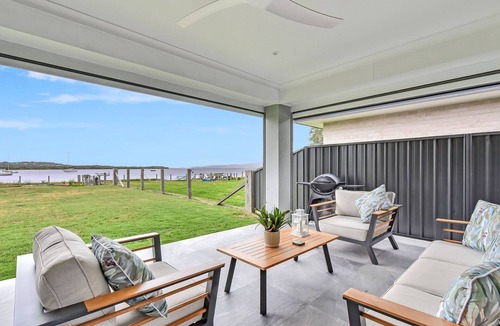 Taylors Beach House | Tilligerry Beach Retreat