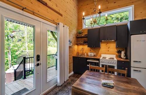 Adstock House | Tiny cottage for 2 -SPA & outdoor -Le EVA